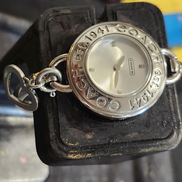 BEAUTIFUL VINTAGE COACH Phoebe BRACLET WATCH - Picture 2 of 8